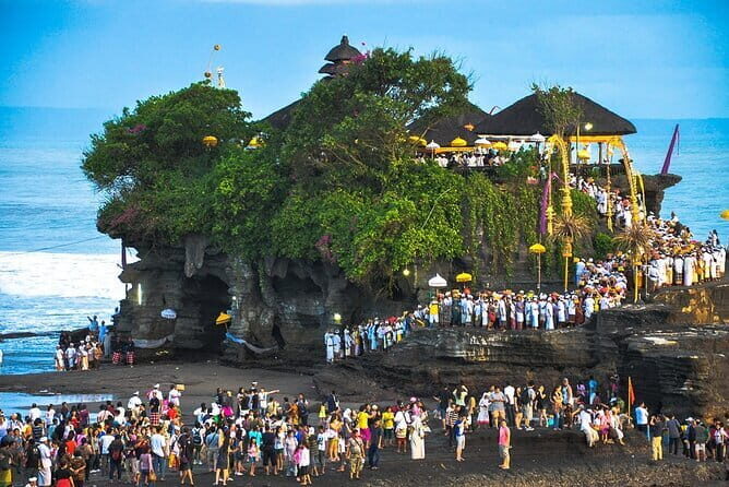 2D1N Ijen Blue Fire and Mount Bromo Sunrise Tour from Bali - Blue flames: why timing and crowd strategy matter