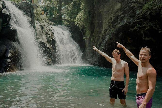 All Inclusive : Jumping Sliding at Aling- Aling Waterfall - Handara Gate - Lunch - Lunch plus coffee plantation: a smart break in the middle
