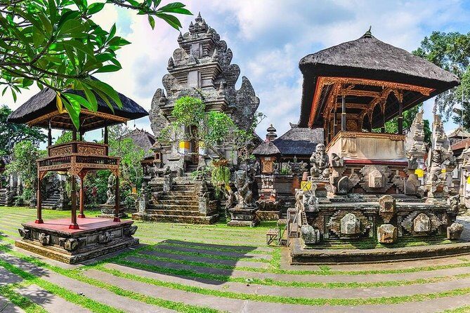 All-Inclusive Ubud Private Tour - Sacred Monkey Forest: How To Enjoy Macaques Without Freaking Out