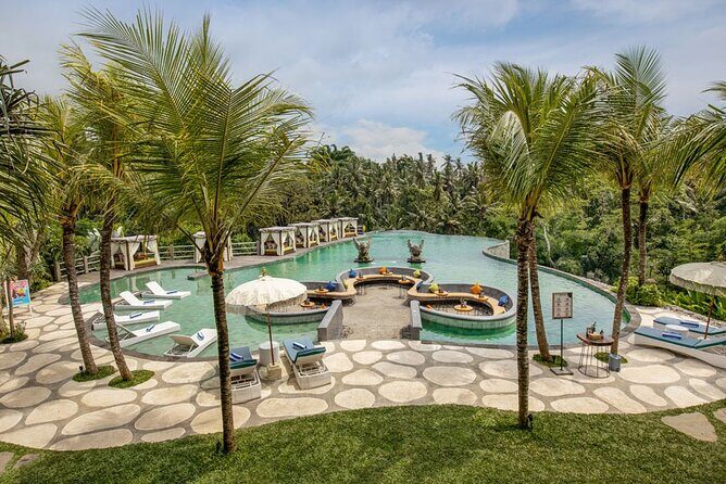 Bali All Inclusive : Tlaga Singha Infinity Pool & Atv Adventure - The Bali stops between ATV and the pool (fruit and coffee moments)
