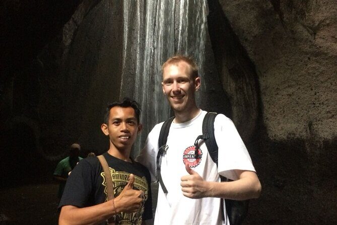 Bali best waterfall - Tegenungan Waterfall: end with a classic full-day finish