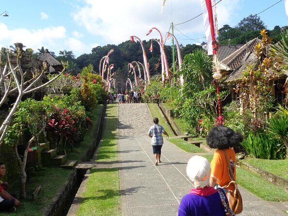 Bali Countryside Cycling Adventure - Breakfast with views and the Tegalalang rice terraces that set the tone