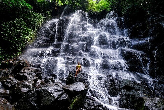 Bali Half Day Trip : All-Inclusive and Private Guided Tour - Stop 3: Tegenungan Waterfall for the fresh-water payoff