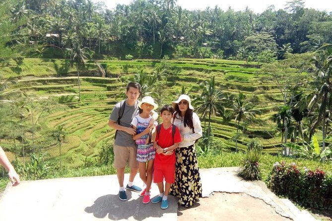 Bali Holy Bathing Ritual and Ubud Highlights tour - Guides That Keep the Day Smooth (And Often Flexible)