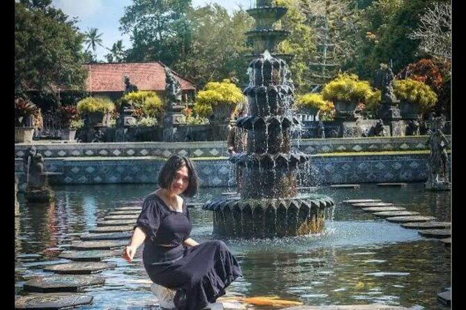 Bali : Instagrams Tour Lempuyang Temple, Tirta Gangga- Tukad Cepung , Tibumana Waterfall - Stop 3: Tukad Cepung Waterfall and the rock-cliff frame