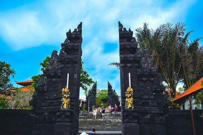 Bali Pura Taman Ayun Temple, Monkey Forest & Tanah Lot Excursion - Pickup, Riding, and the Bali Traffic Reality Check