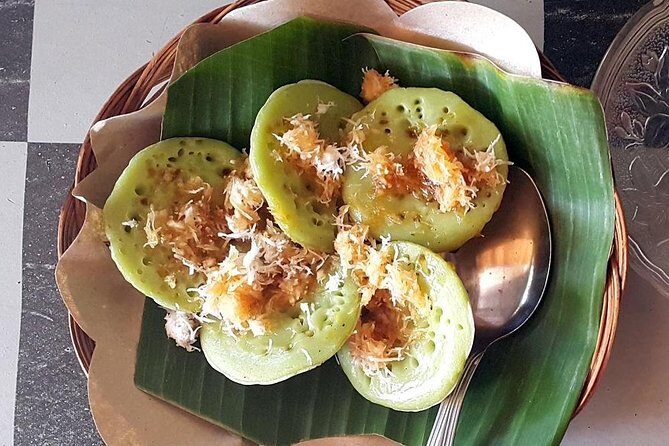 Bali Street Food Tour - Kreneng Market cake time: jaja injin, timus, laklak, and the rest