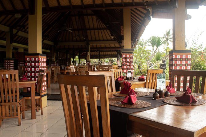 Bali Traditional Dance, Waterfall and Hindu temple with lunch - Tegenungan Waterfall: photos, cool air, and a bath option