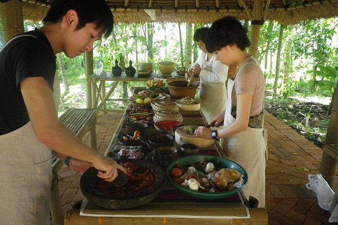Balinese Cooking class with traditional morning market visit - Cobek Bali Workshop Style: Jungle Surroundings and a Clean, Practical Setup