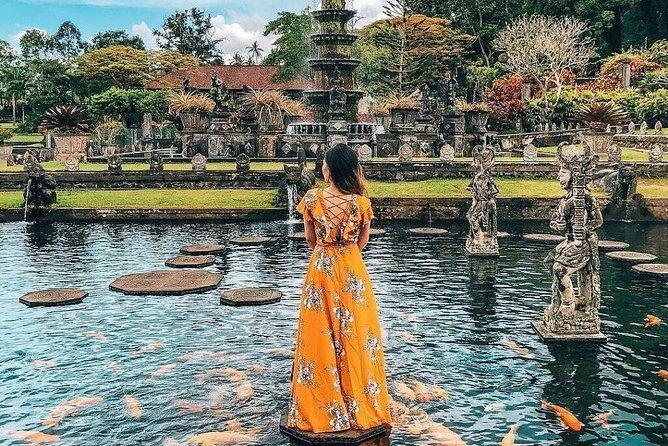 Benoa Cruise Port: Private Bali Day Tour with Local Guide - Ubud Art Market: Souvenirs That Actually Match Your Day