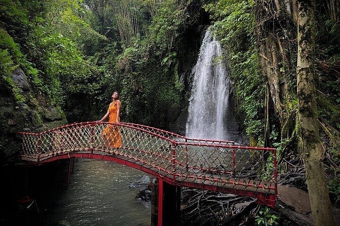 Best of Ubud: All-Inclusive Private Tour with Local Guide - Kanto Lampo Waterfall: short stairs, big payoff
