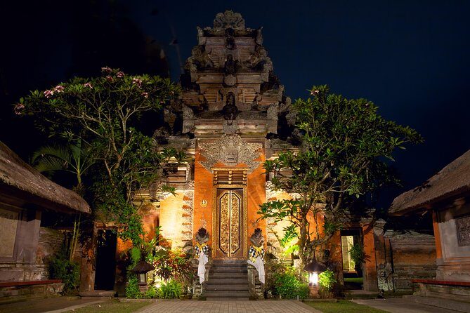 Best of Ubud Attractions: Private All-Inclusive Tour - Ubud Palace and the Traditional Art Market for real shopping time