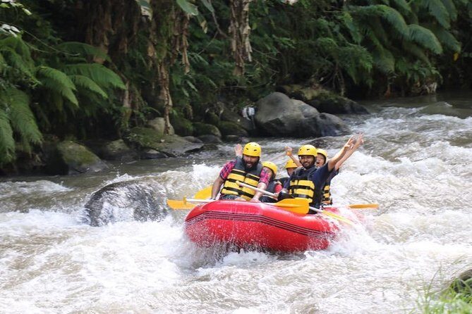 Best White Water Rafting in Bali - Lunch on a rafting day: what to expect after you get off the river