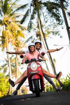 Canggu Scooter Lessons - Getting Started at the Parking Lot: Theory Before You Wobble