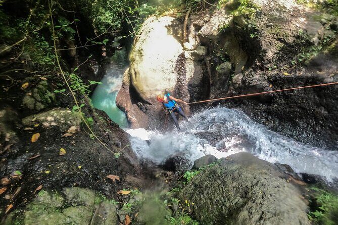 Canyoning Bali, Blue Gorge Canyon (Adventure, discovery, nature) - The short ride and downhill approach: the part people underestimate