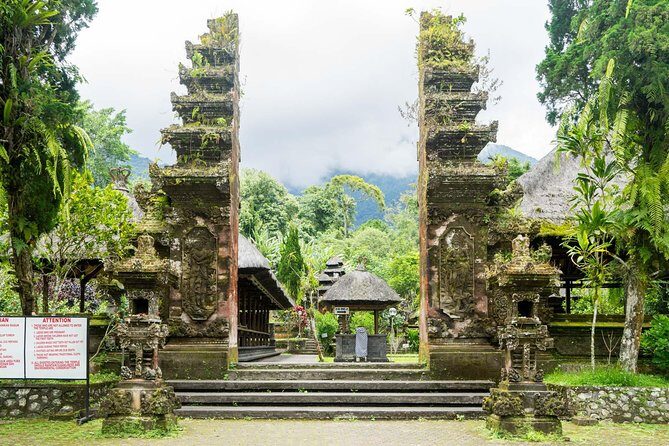 Discover Hidden Waterfall, Unesco Rice Terraces and Mountain Temple - The drivers make the difference: what you can realistically expect