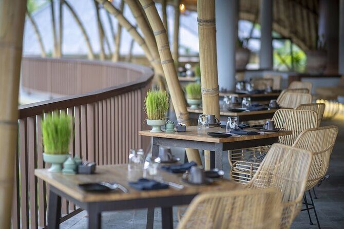 East Bali Tour: Gate of Heaven, Water Palace, Sleeping Gajah - Sidemen and Wapa di Ume: lunch at Sleeping Gajah with pool time