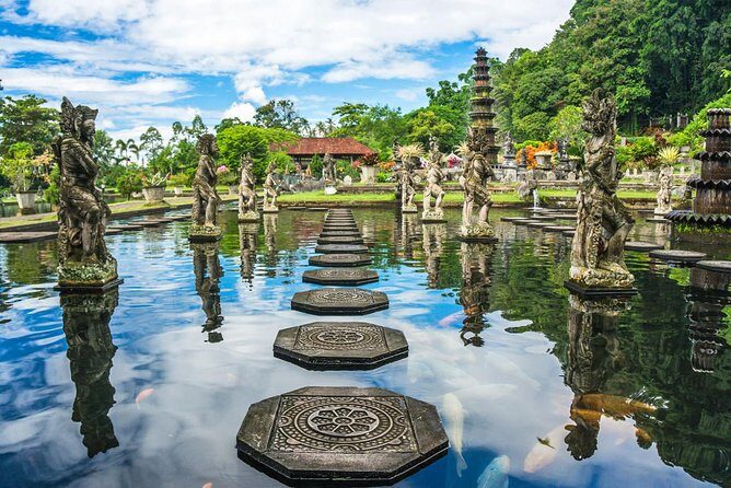 East Bali Tour: Gate of Heaven, Water Palace, Sleeping Gajah - How the private driver-guide improves your day (and your photos)