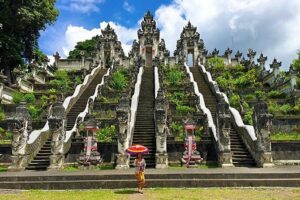 East Bali Tour: Lempuyang Temple - Gate of Heaven, Tirta Gangga, Virgin Beach - Lempuyang Temple and the Gate of Heaven photo moment