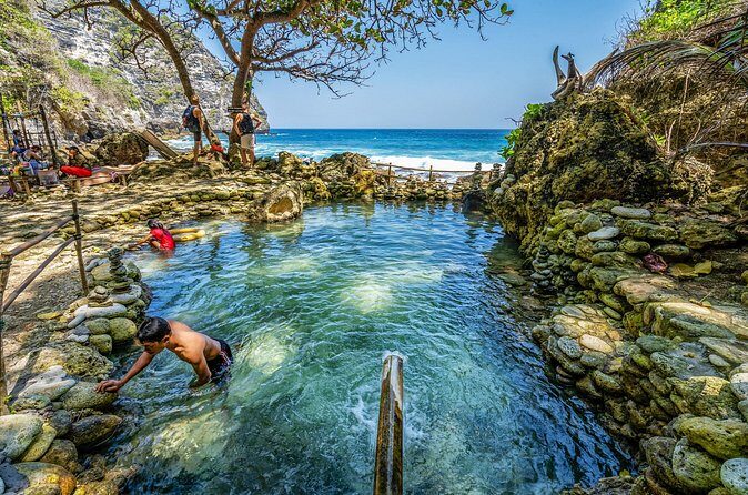 East Nusa Penida With Tembeling Beach Natural Pool - Private tour - Tree House and Thousand Island viewpoints for cliff-top photos