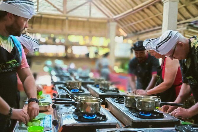 Exclusive Authentic Balinese Cooking Class at Family home - Payangan Market: where the shopping makes the cooking click