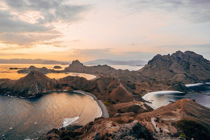 Full-Day Adventure Tour to komodo Island with join Speed Boat tur - Pink Beach snorkeling and swimming in one focused hour