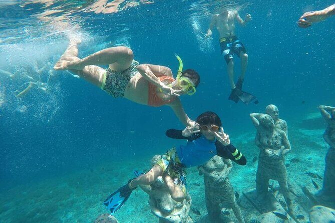 Gili Island Snorkeling Trip - Gili Trawangan, Gili Meno, & Gili Air, From Lombok - Stop 4: Statue Ring Point at Gili Meno Beach (cool concept, expect people)