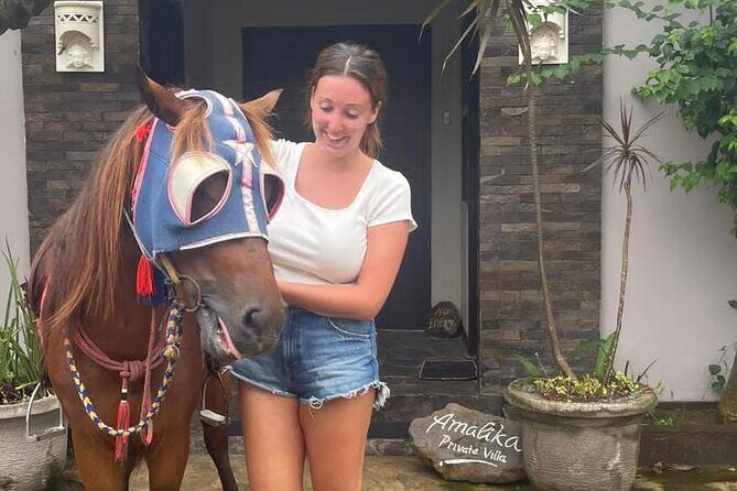 Horse Ride On The Beach Gili Islands - Group size, guides, and the feeling of a private moment