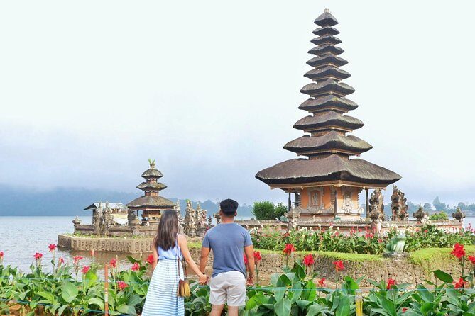 Instagram Tour in Bali: The Most Beautiful Spots - Stop 4: Ulun Danu Beratan Temple and the Lake-Temple Look