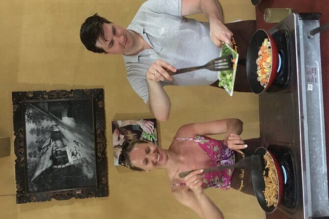 Jambangan Bali Cooking Class - English instruction and small-group teaching that keeps you involved