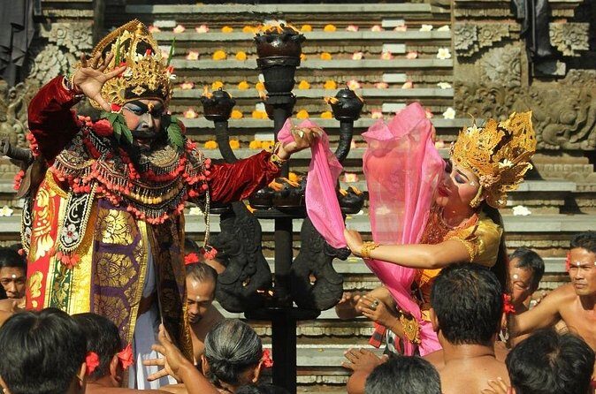 Kecak Ramayana and Fire Dance Show in Ubud - Costume, Character, and the Actor Photo Moment