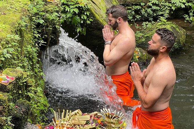 Melukat Purification Ceremony at Mengening Temple - Melukat at Mengening Temple: what this ceremony is really about