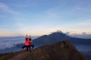 Mount Batur Camping - Watch Sunset & Sunrise Tour - Day 2: 5:40 Sunrise Wake-Up, Hot Drinks, and the View Over Four Volcanos
