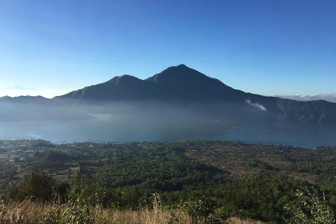 Mount Batur Sunrise Trekking With Local Guide - Sunrise Photos, Coffee, and What to Watch For