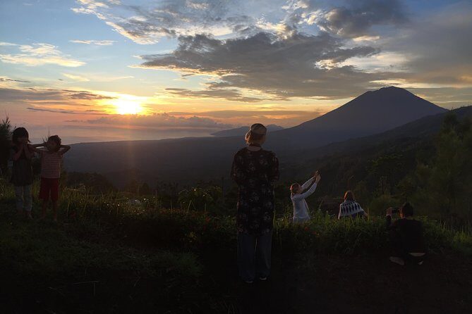 Mount Batur Trekking Sunrise Private Tour - Sunrise Over Lake Batur and Mt. Rinjani: Why the Timing Is the Point