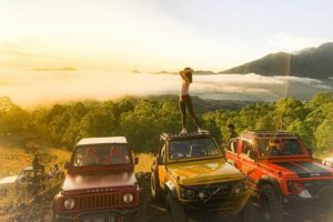Mt Batur Jeep Sunrise Tour - The guide finds the sunrise spot: why this matters more than you think