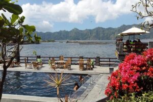 Mt Batur Sunrise, Breakfast & Natural Hot Springs - Getting to the base in the dark: pickup and your real start time