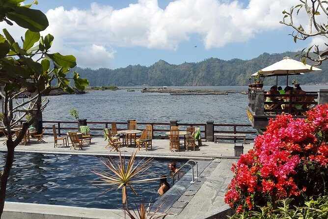Mt Batur Sunrise, Breakfast & Natural Hot Springs - Getting to the base in the dark: pickup and your real start time