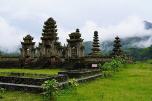 Munduk Twin Lake Jungle Hike, Ulun Danu Temple, & Waterfall - Price and what you’re really paying for ($42.77 per person)