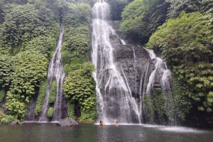 North Bali Private Tour - All Inclusive - Stop 1: Ulun Danu Bratan Temple and the Bedugul cool-air effect