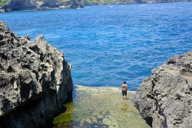 Nusa Penida Beach Day trip by Speedboat - Kelingking Beach: the pinkie-finger viewpoint with T-Rex vibes