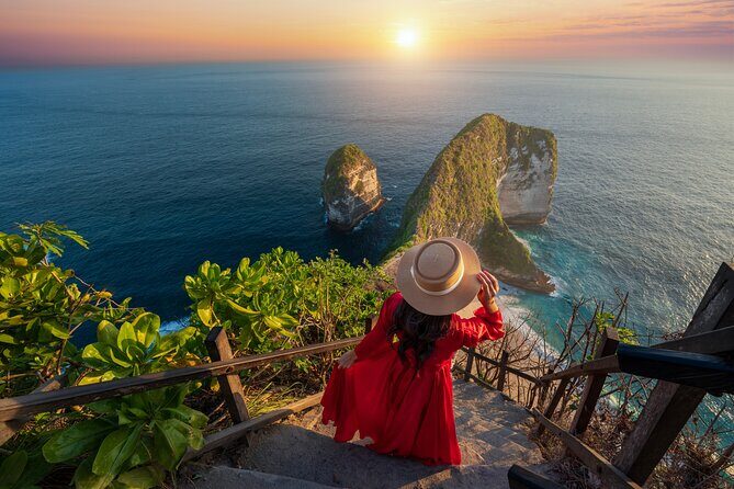 Nusa Penida Day Tour Kelingking Broken and Angels Bay - Kelingking Beach: the T-Rex cliff and how to enjoy it (even in cloudy weather)