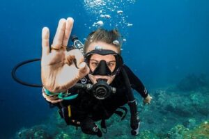 Open Water Course in Nusa Lembongan - Get Certified on remote island (next Bali) - The 3-day flow: theory, shallow drills, then ocean practice
