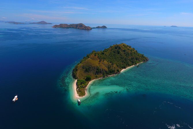 Private boat trip Komodo 2 or more person for 3 days 2 nights, Kelor, Rinca... - Kalong Sunset and Two Nights Aboard: Why the Timing Works