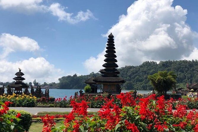 Private Jatiluwih Rice Terraces Heritage Site and Culture Tour - Lake Buyan and Tamblingan: twin-lake views and a community pool