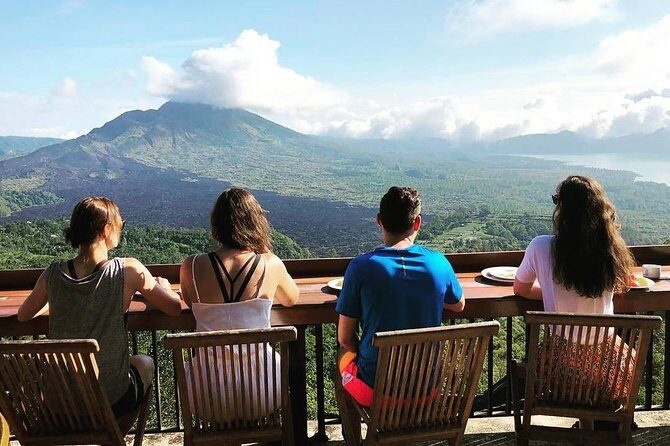 Private Tour: Bali Volcano with Jungle Swing Experience - Stop 5: Tegenungan Waterfall and the reality of mountain spray