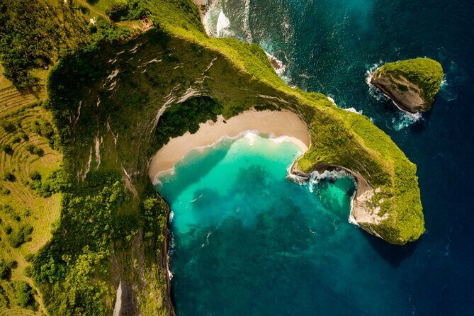 Private Tour in Nusa Penida West Island - Stop 3: Crystal Bay, a Secluded Cove with 200-Metre Sand
