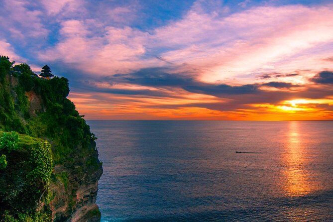 Private Tour: Uluwatu Temple & Southern Bali Highlights - Stop 1: Pandawa Beach (Statues, Cliffs, and Time to Reset)