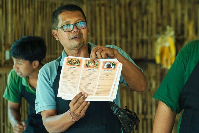 Pure Bali Village Experience, Cooking & Jamu Class+VIP Transfer - Herb & spice garden tour: learning jamu starts with seeing the plants