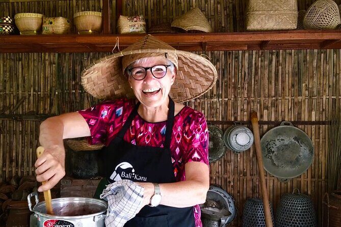 Pure Bali Village Experience, Cooking & Jamu Class+VIP Transfer - Balikaru farm with stingless Trigona bees and animal time